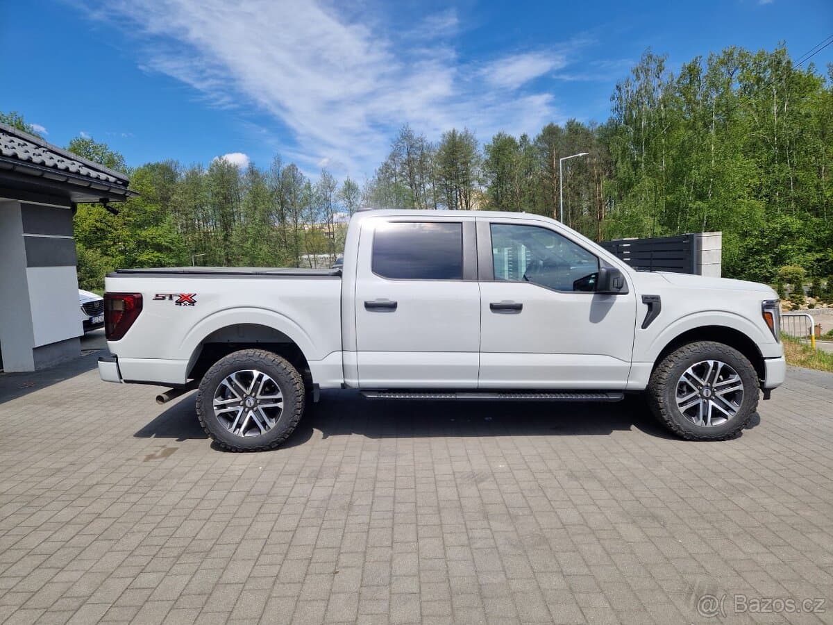 2023 Ford F-150 - 11