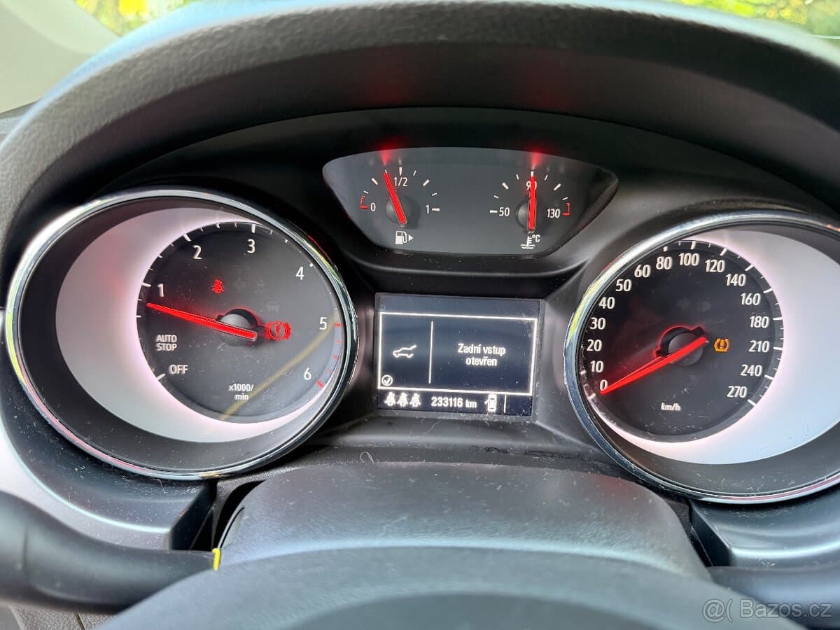 Opel ASTRA - 11