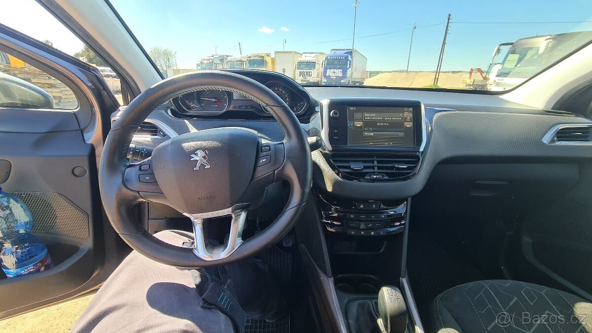 2015 Peugeot 2008 - 11