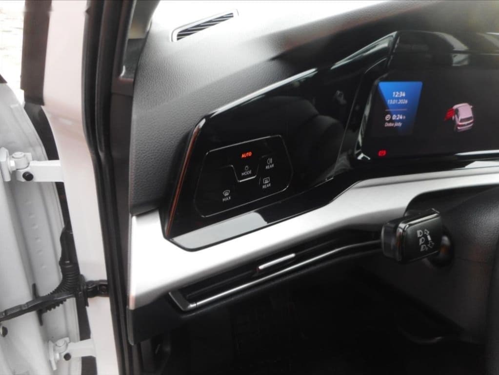2020 Volkswagen GOLF - 11