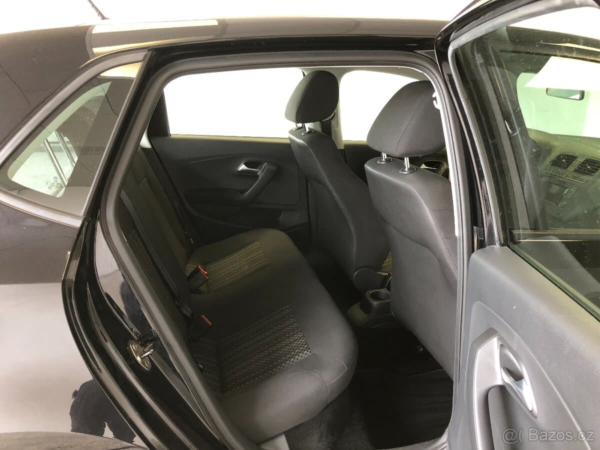 2017 Volkswagen POLO - 11