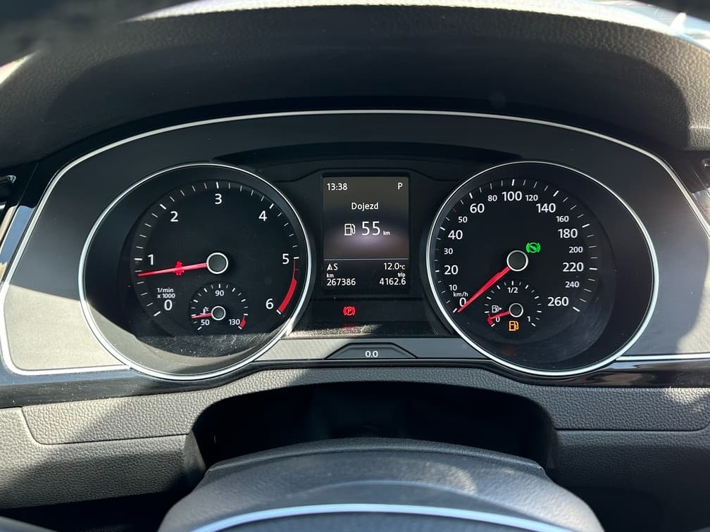 2016 Volkswagen PASSAT - 11