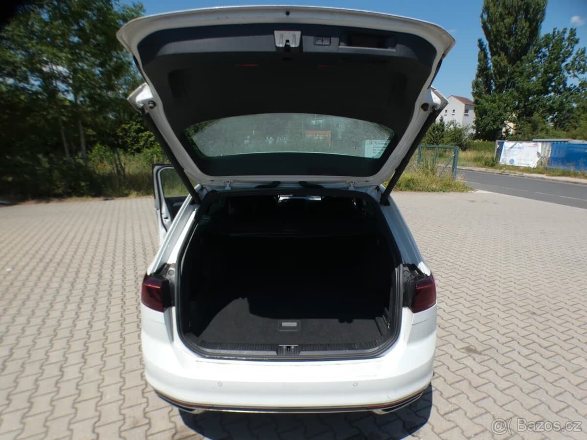 2020 Volkswagen PASSAT - 11