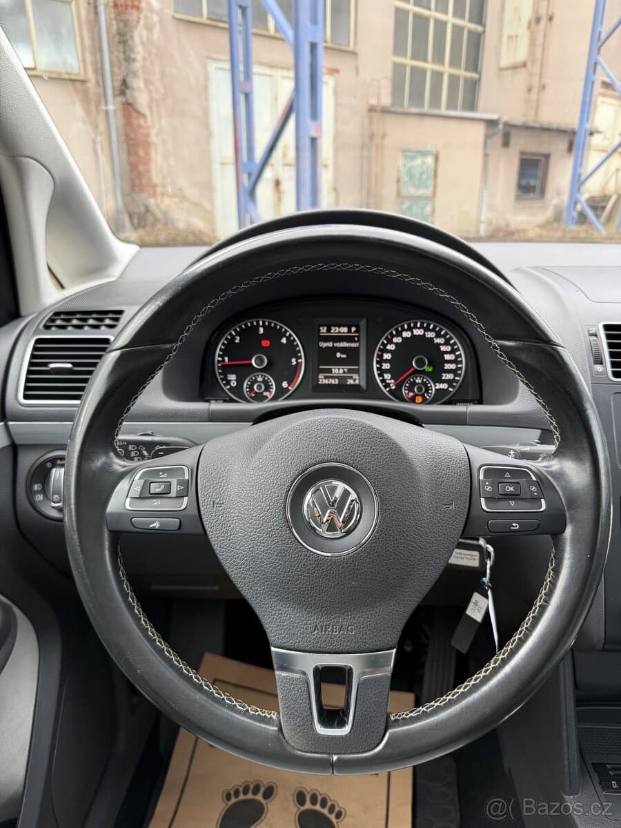 2015 Volkswagen TOURAN - 11