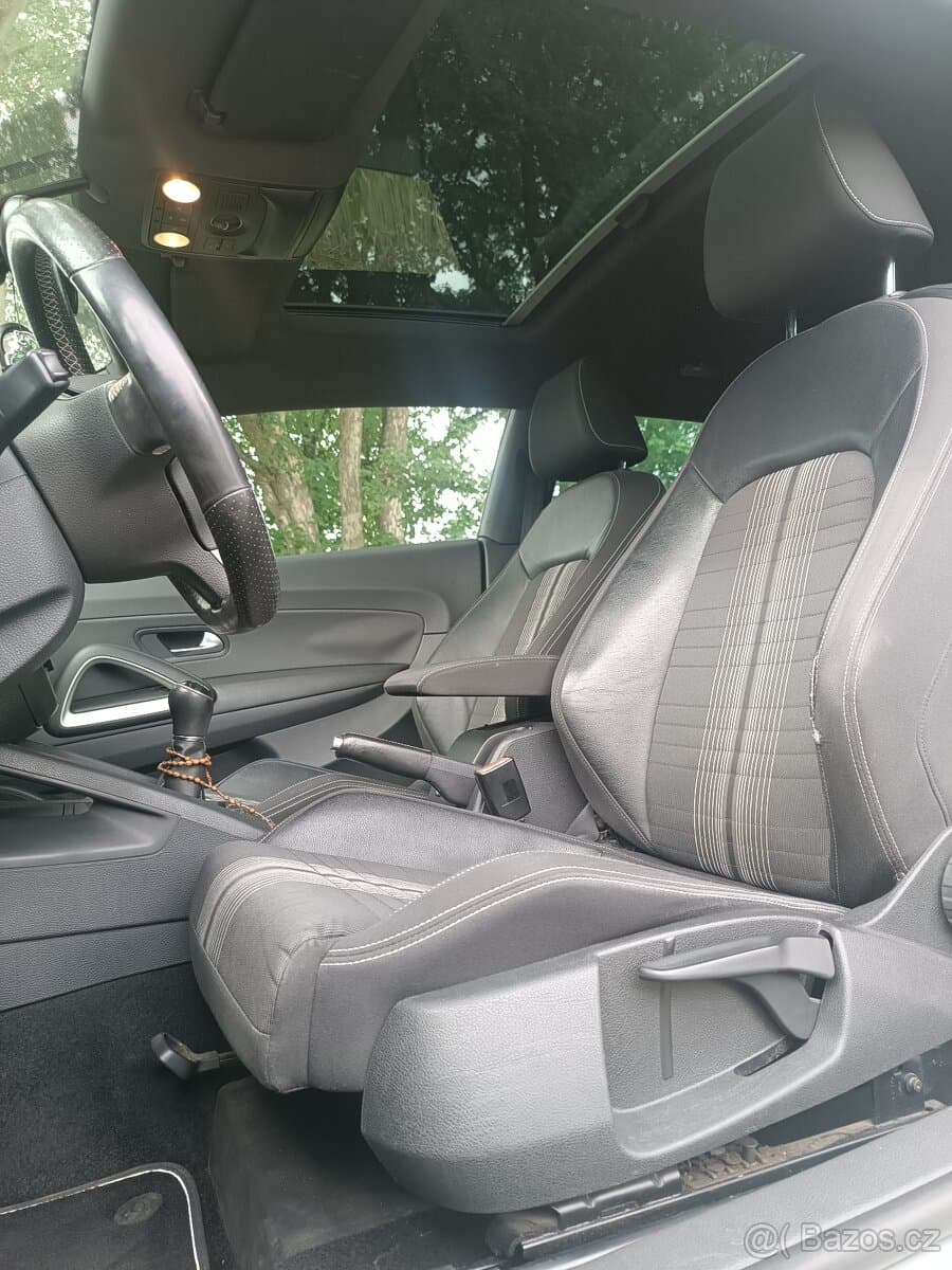 2012 Volkswagen SCIROCCO - 11