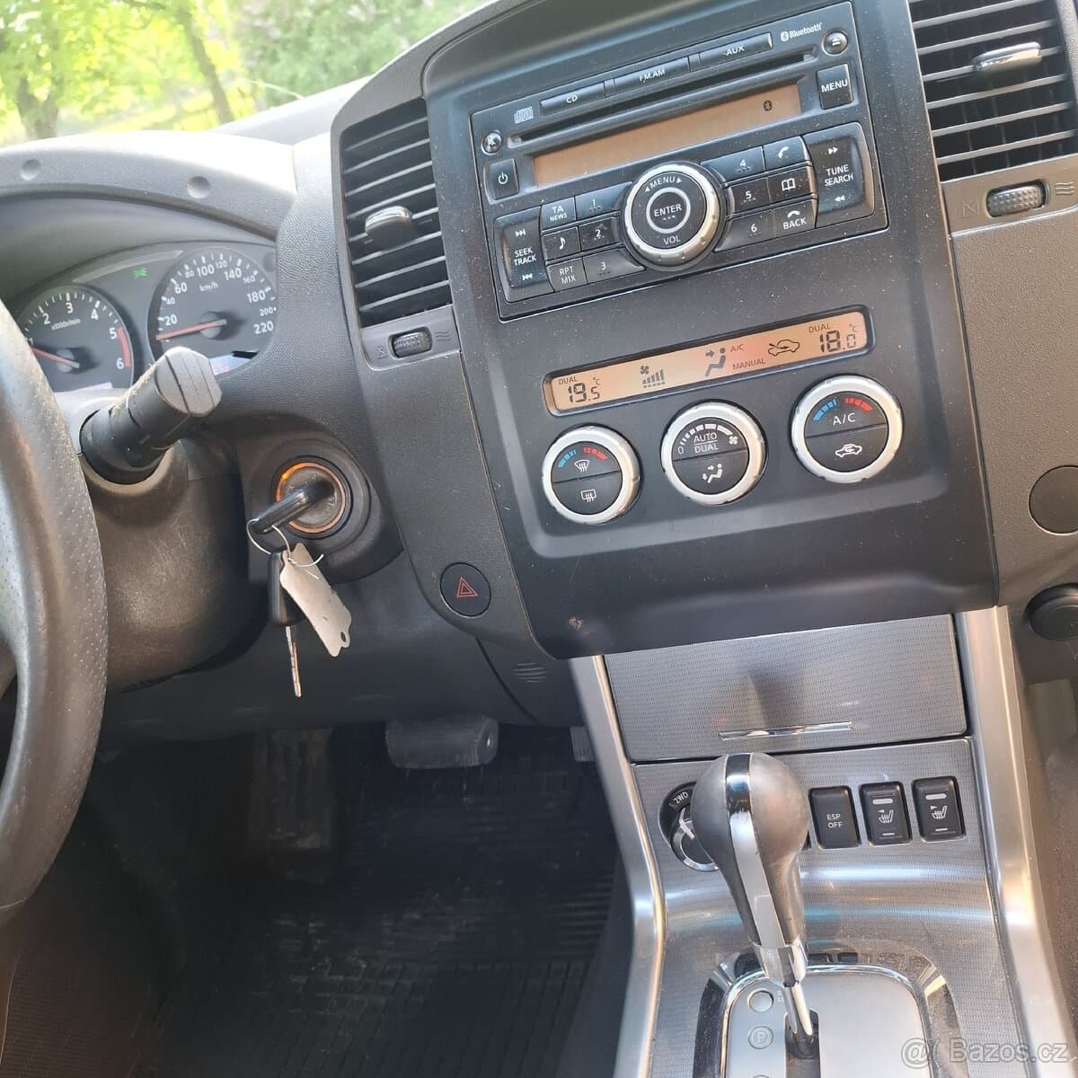 2011 Nissan NAVARA - 11