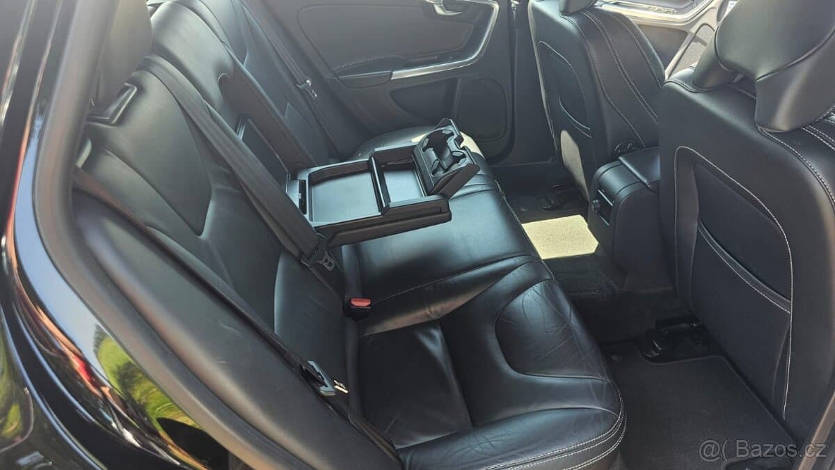 2014 Volvo V60 - 11