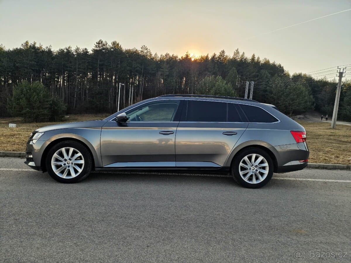 2022 Škoda SUPERB - 11