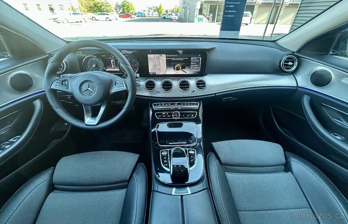 2017 Mercedes-Benz EQA - 11