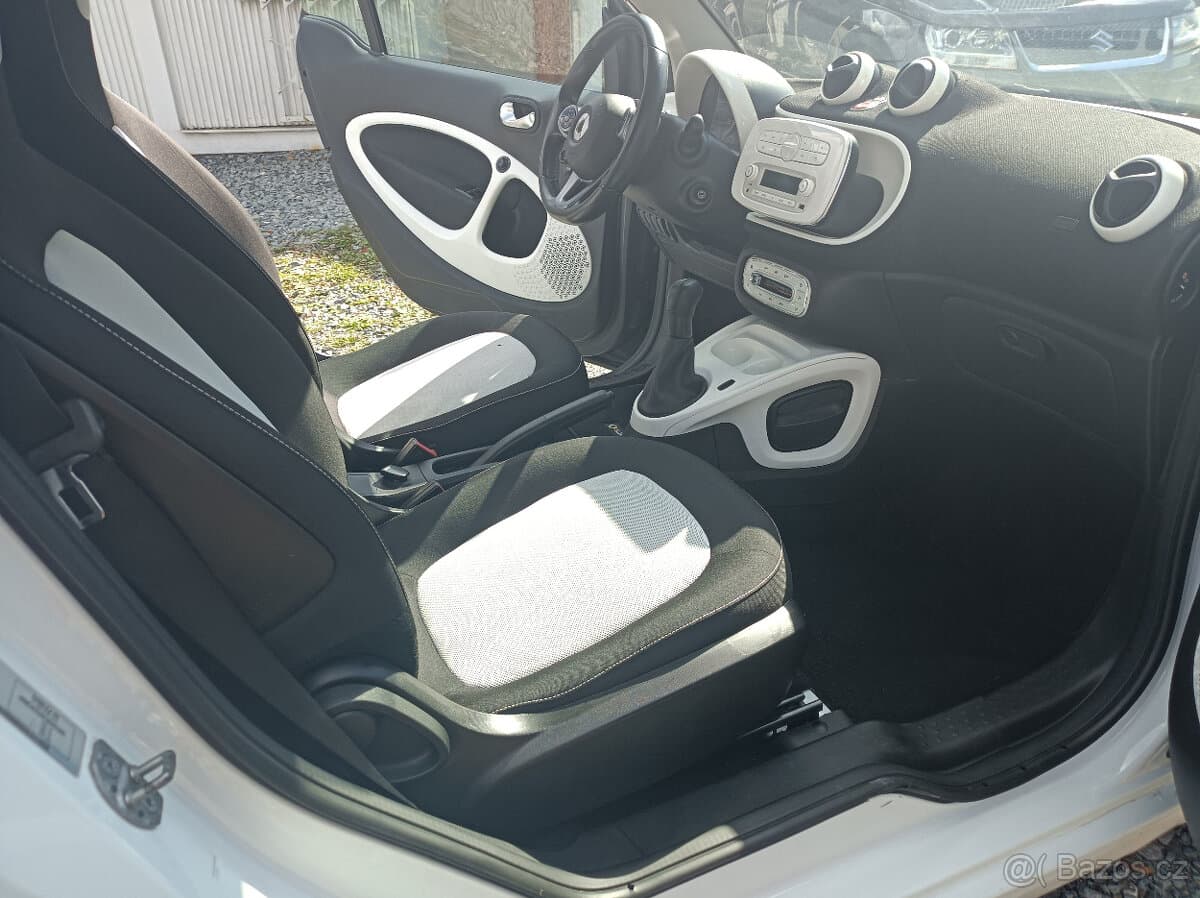 2014 Smart FORTWO - 11