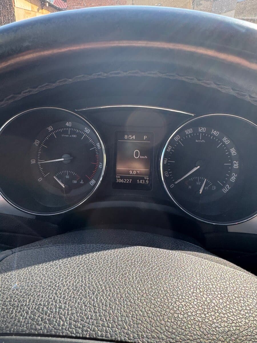 2010 Škoda SUPERB - 11