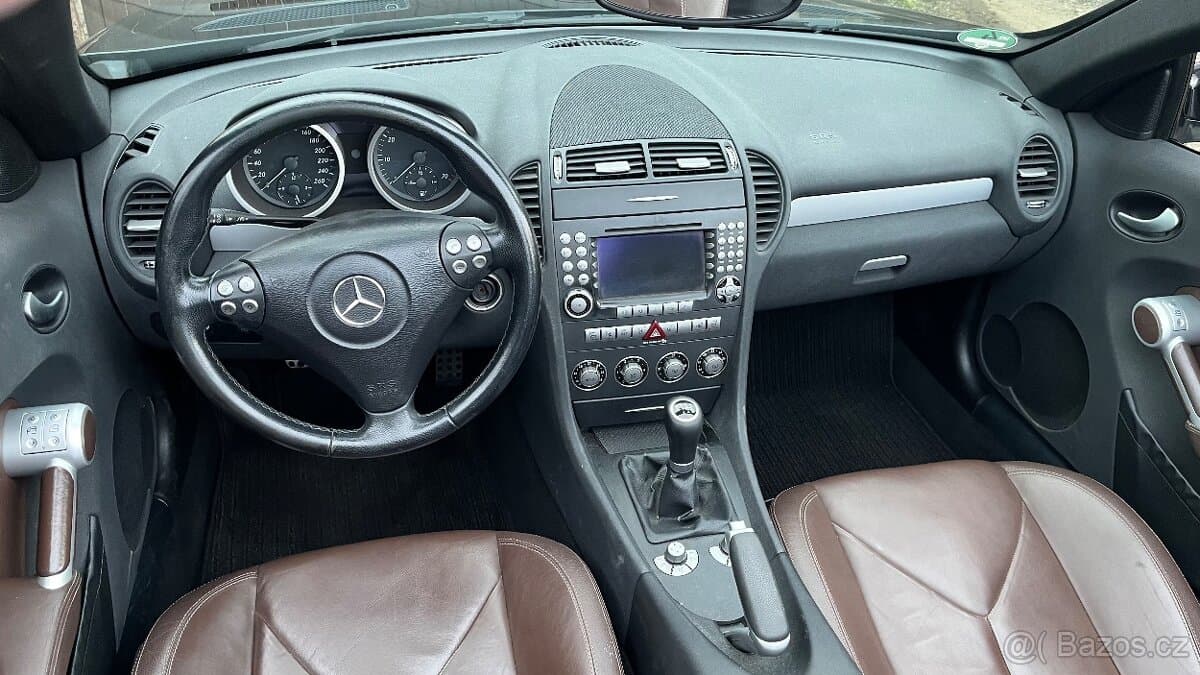 2005 Mercedes-Benz SL - 11