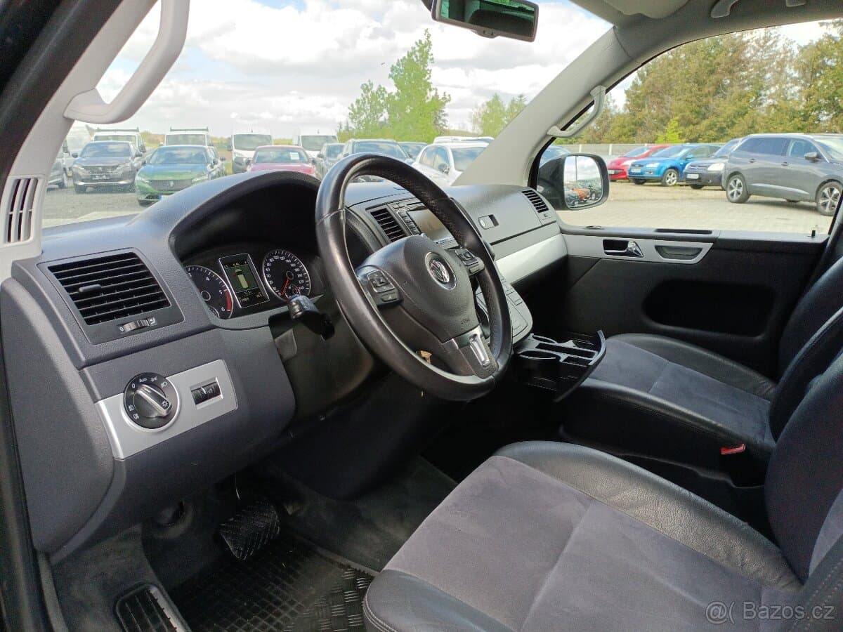 2013 Volkswagen MULTIVAN - 11