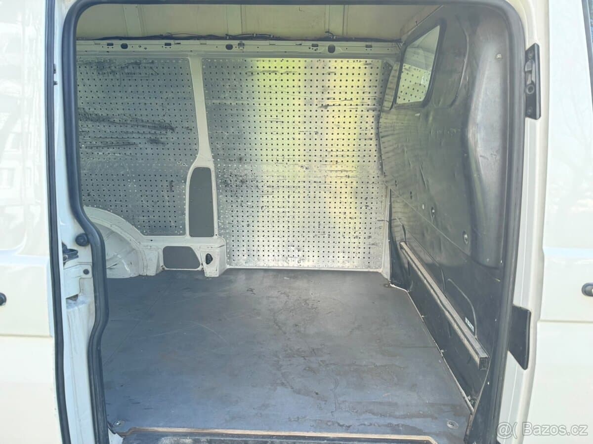 2012 Volkswagen TRANSPORTER - 11