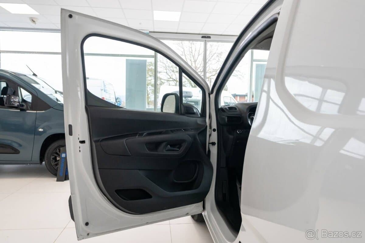 2019 Opel COMBO - 11