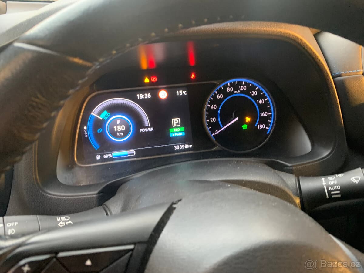 2019 Nissan LEAF - 11
