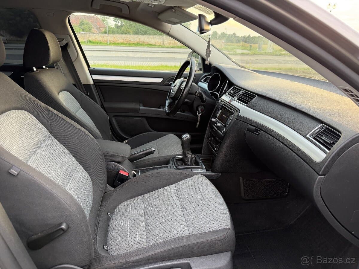 2011 Škoda SUPERB - 11