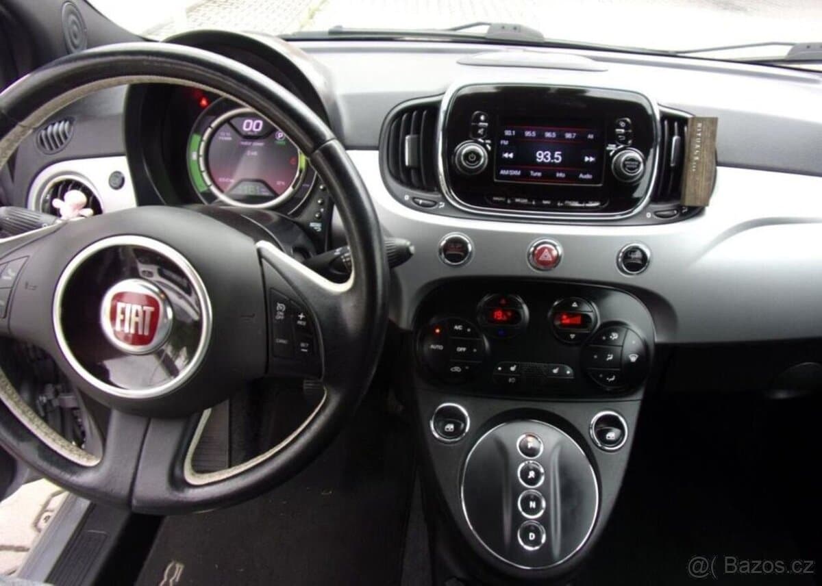 2016 Fiat 500e - 11