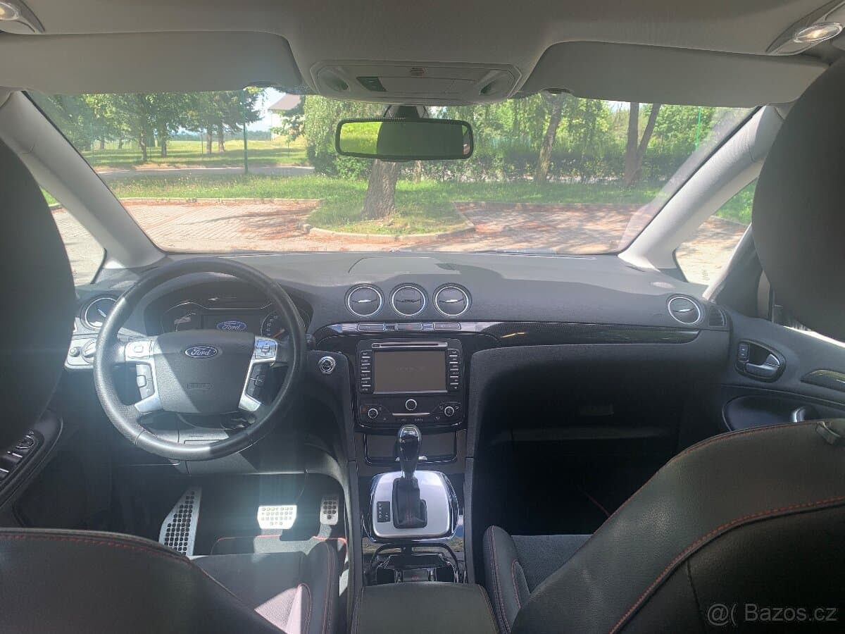 2011 Ford S-MAX - 11