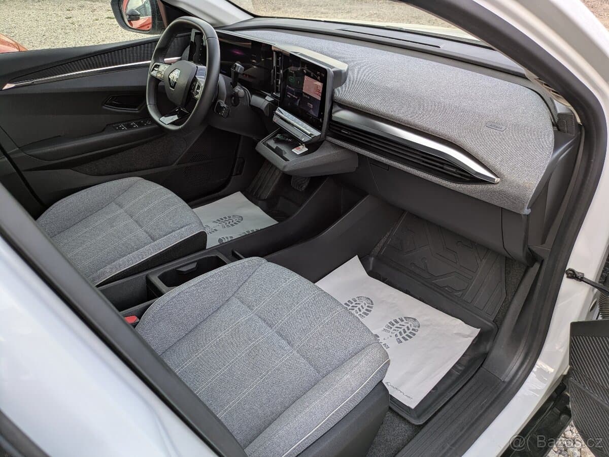 2023 Renault MEGANE - 11