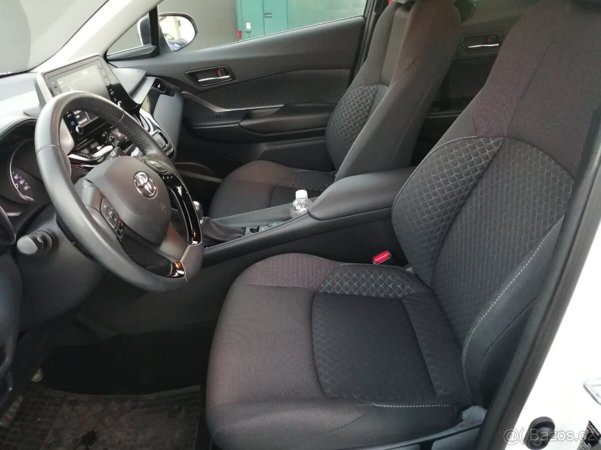 2021 Toyota C-HR - 11