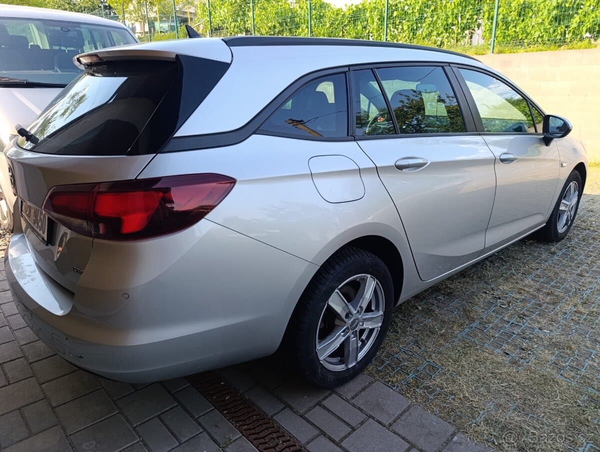 2018 Opel ASTRA - 11