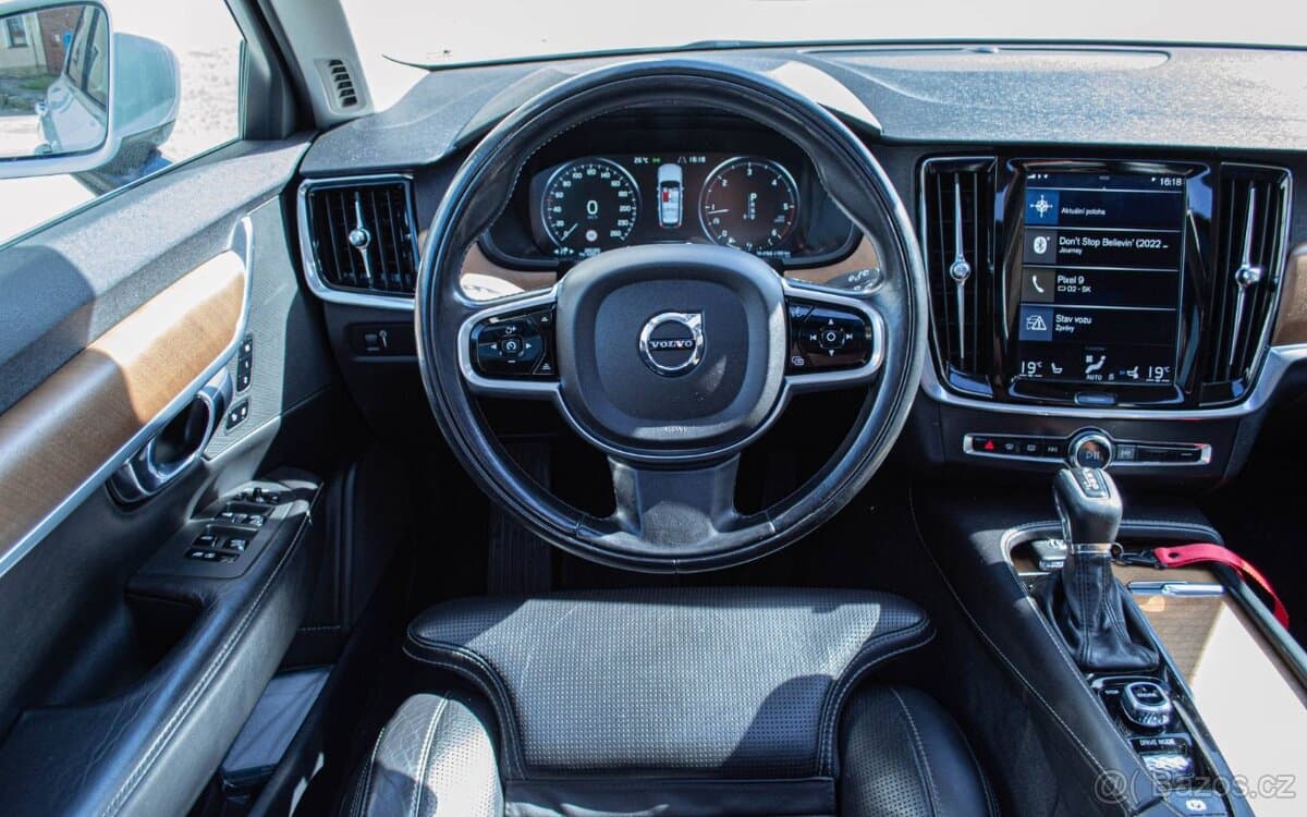 2017 Volvo V90 - 11