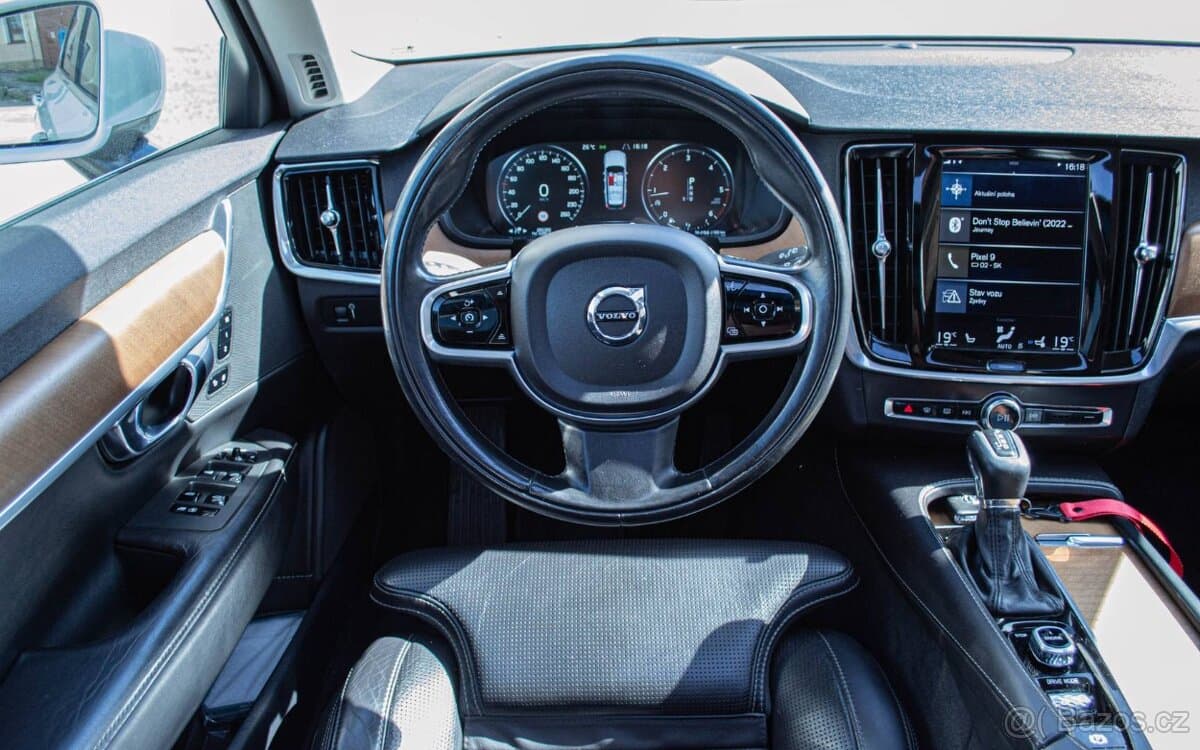 2017 Volvo V90 - 11