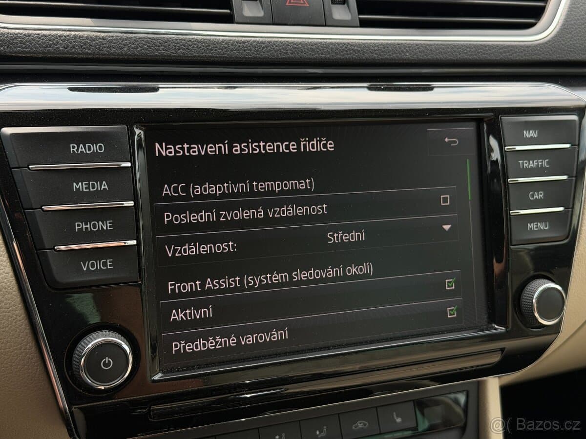 2016 Škoda SUPERB - 11
