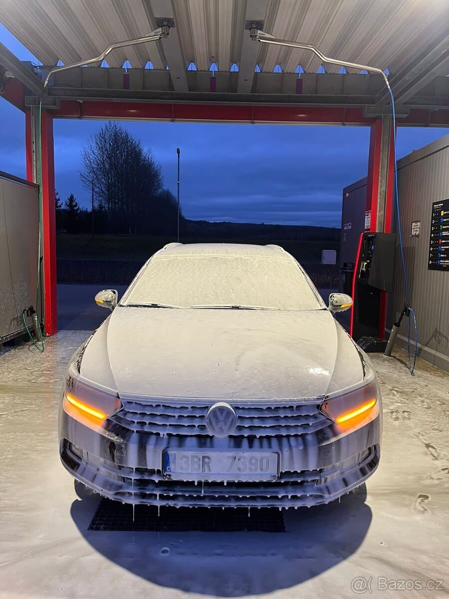 2015 Volkswagen PASSAT - 11