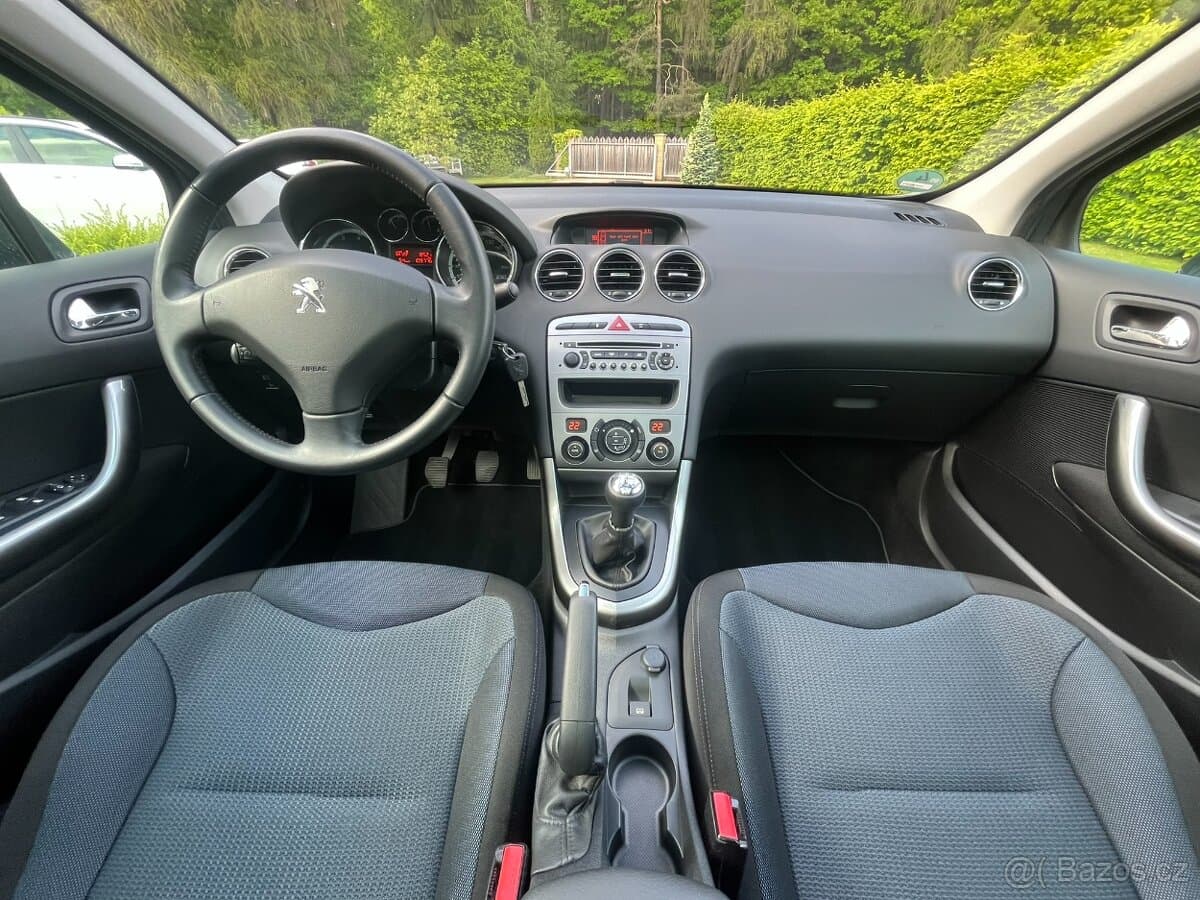2012 Peugeot 308 - 11
