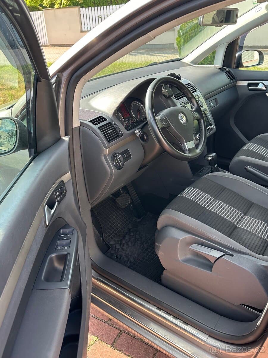 2008 Volkswagen TOURAN - 11