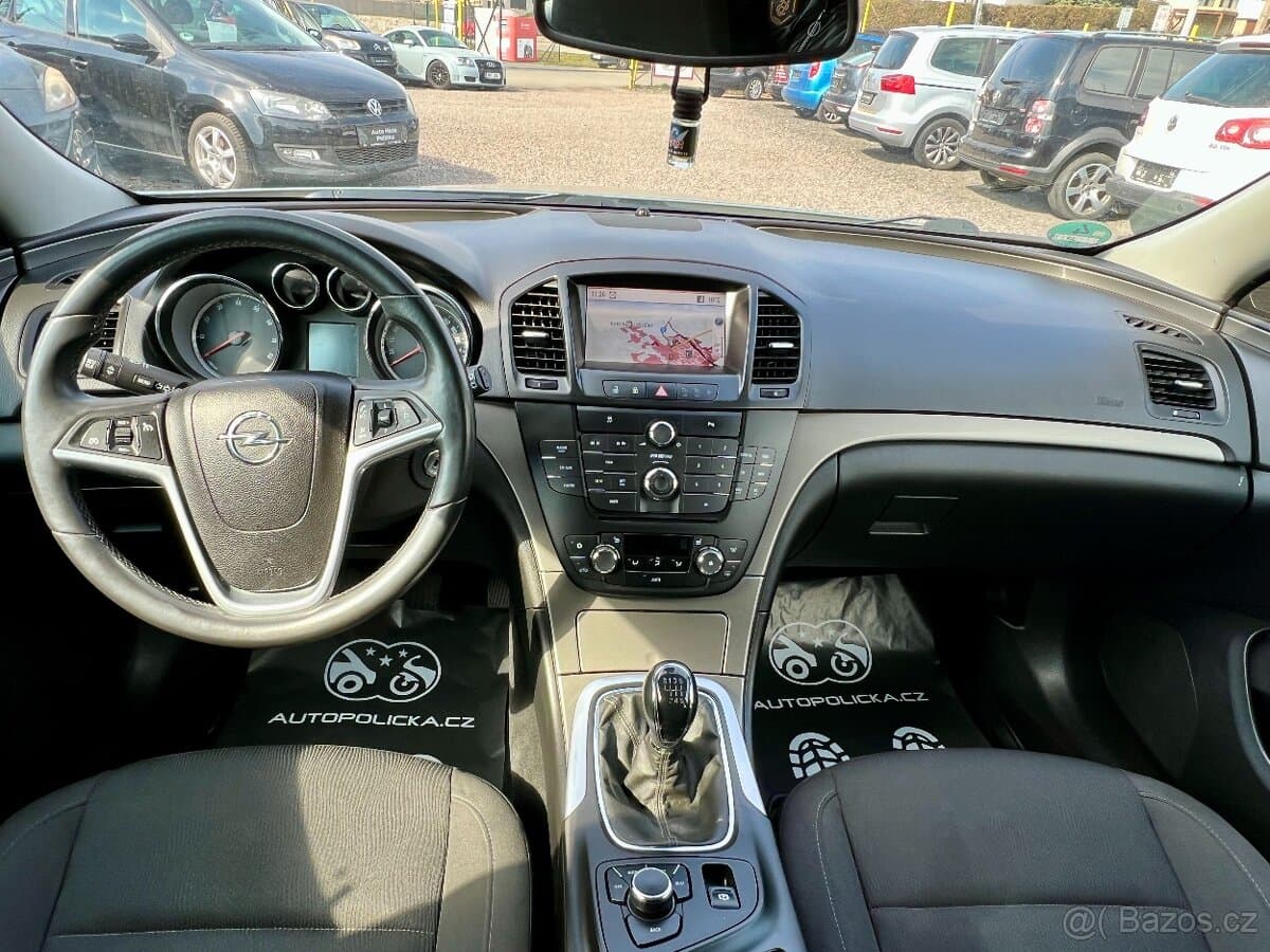 2010 Opel INSIGNIA - 11