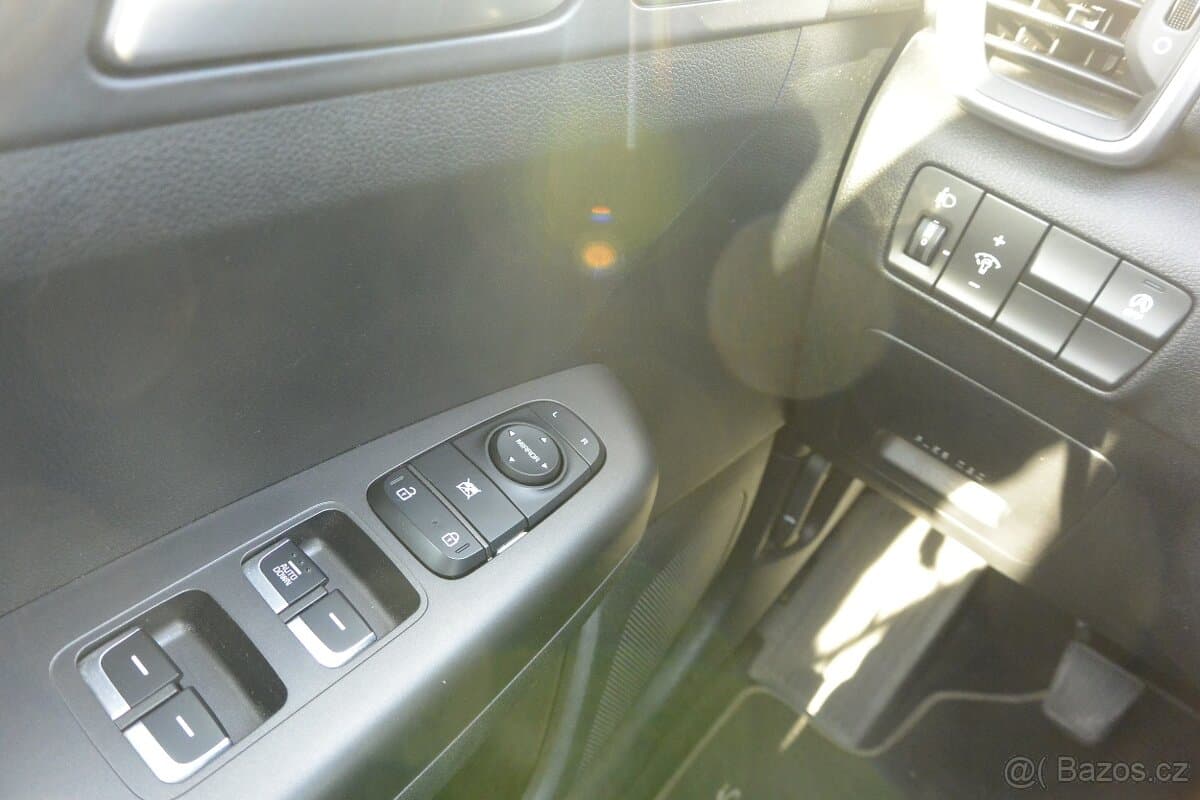 2021 Kia SPORTAGE - 11