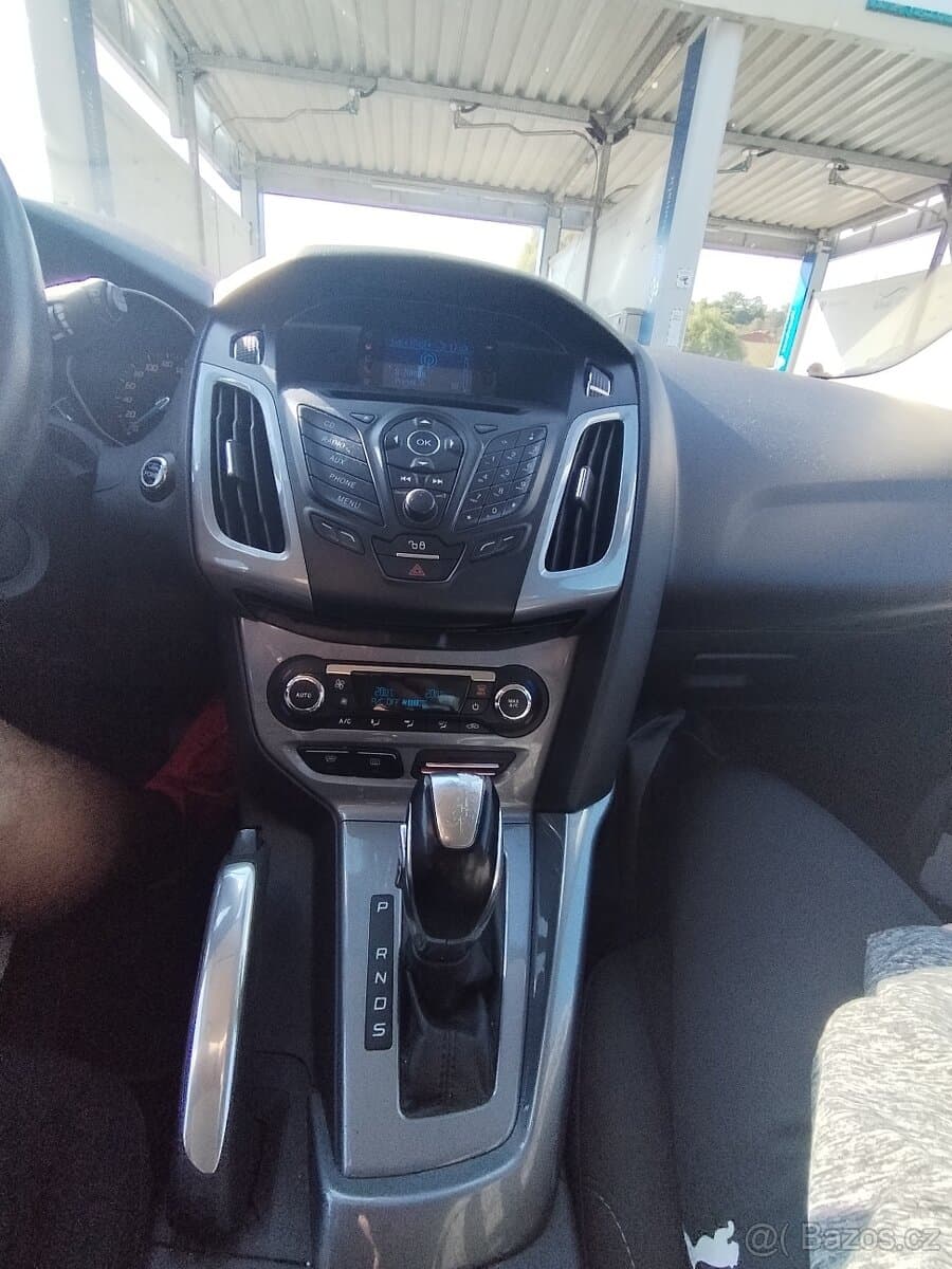 2012 Ford FOCUS - 11