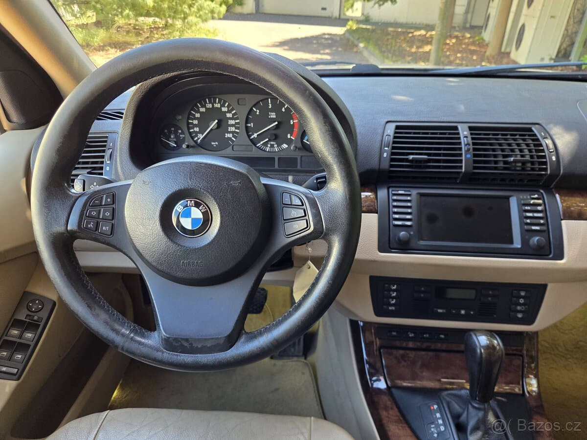 2004 BMW X5 - 11