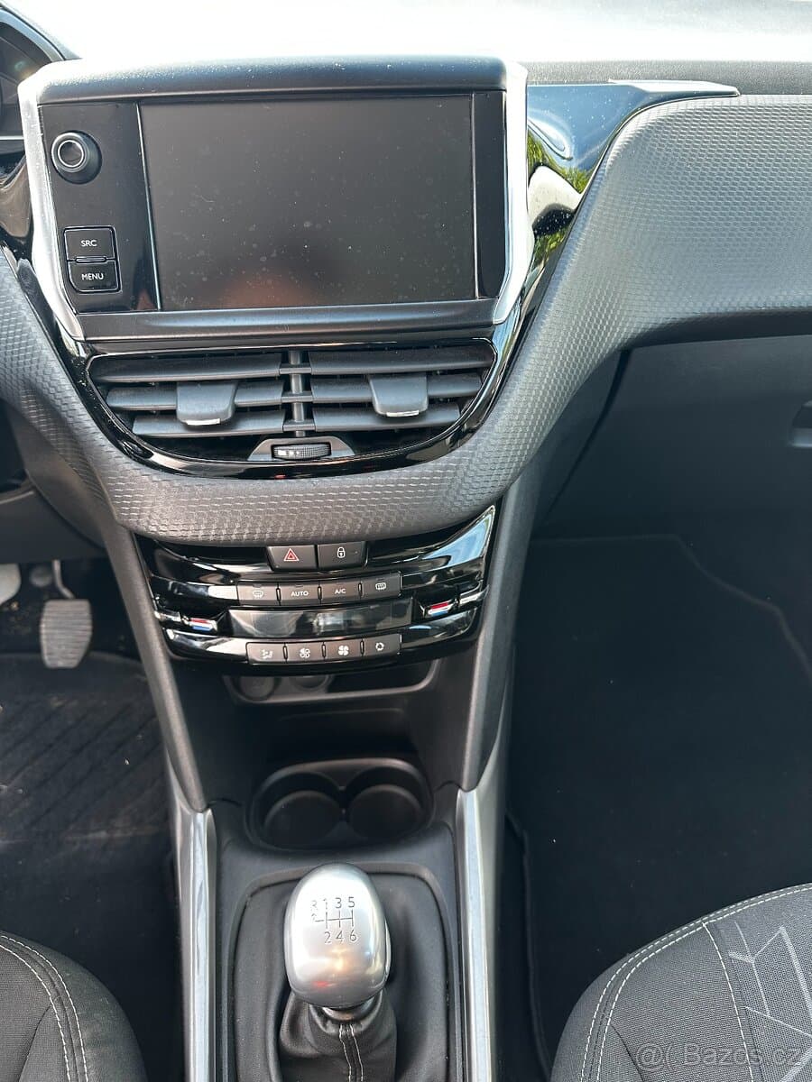 2018 Peugeot 2008 - 11
