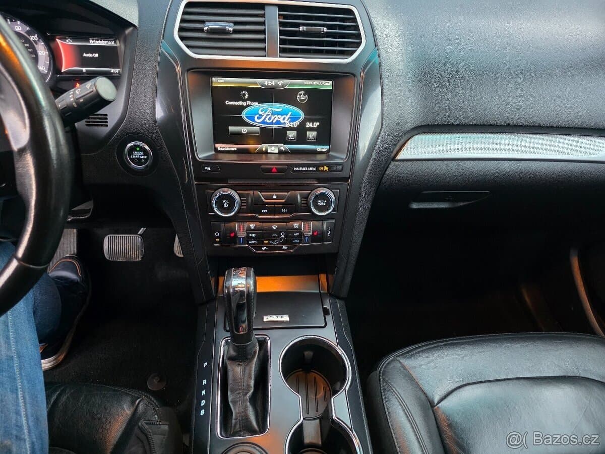 2016 Ford EXPLORER - 11