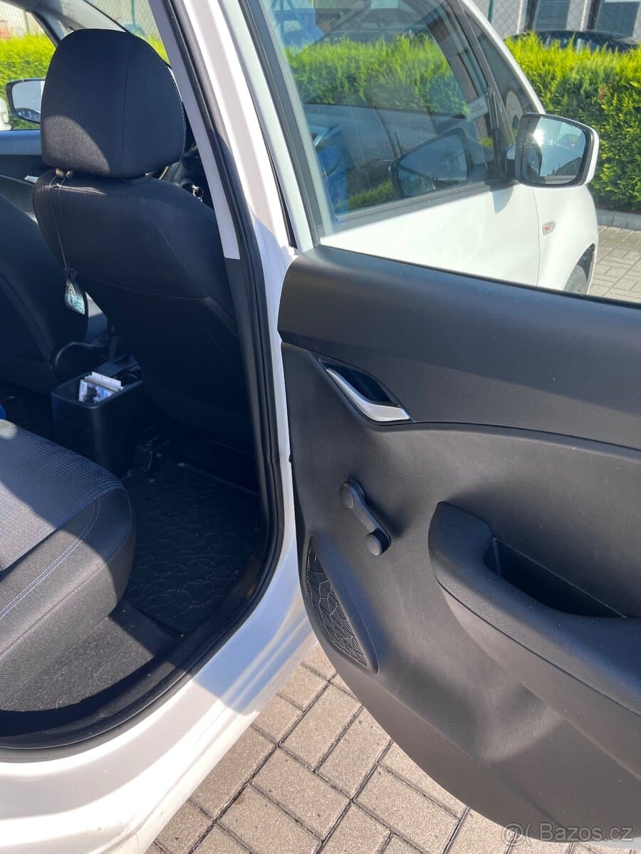 Hyundai ix20 - 11