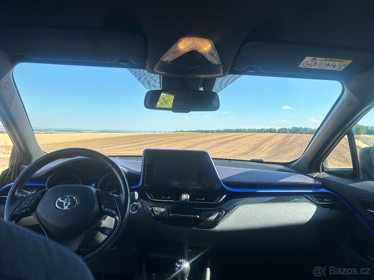 2017 Toyota C-HR - 11