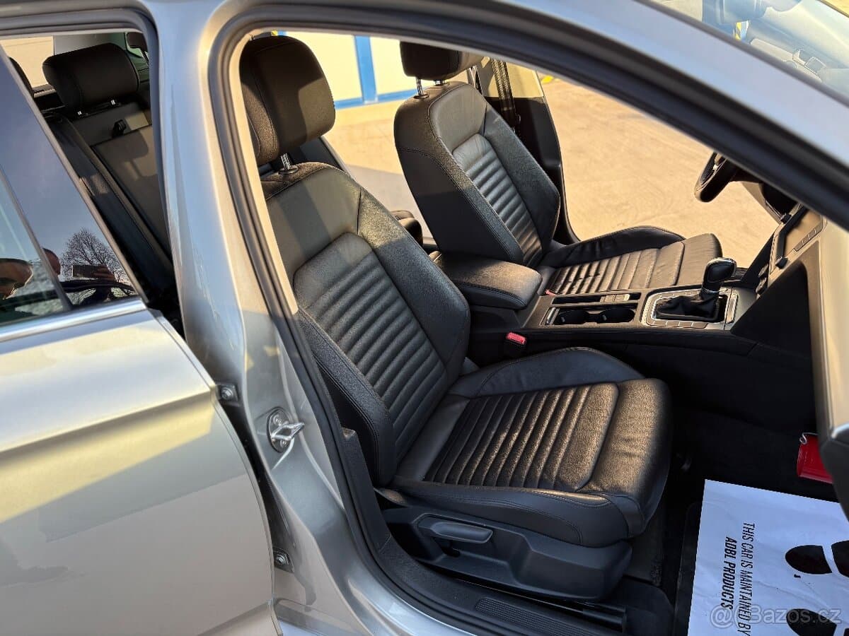 2015 Volkswagen PASSAT - 11