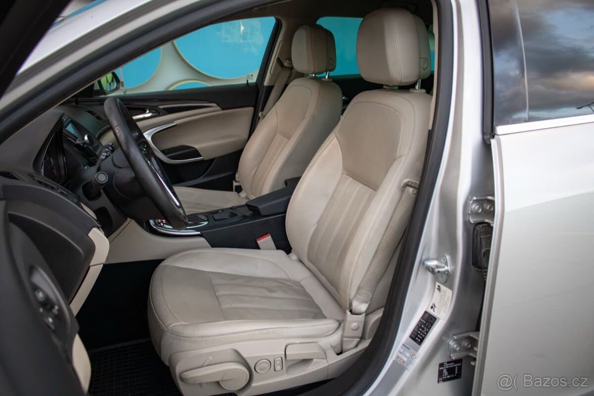 2016 Opel INSIGNIA - 11