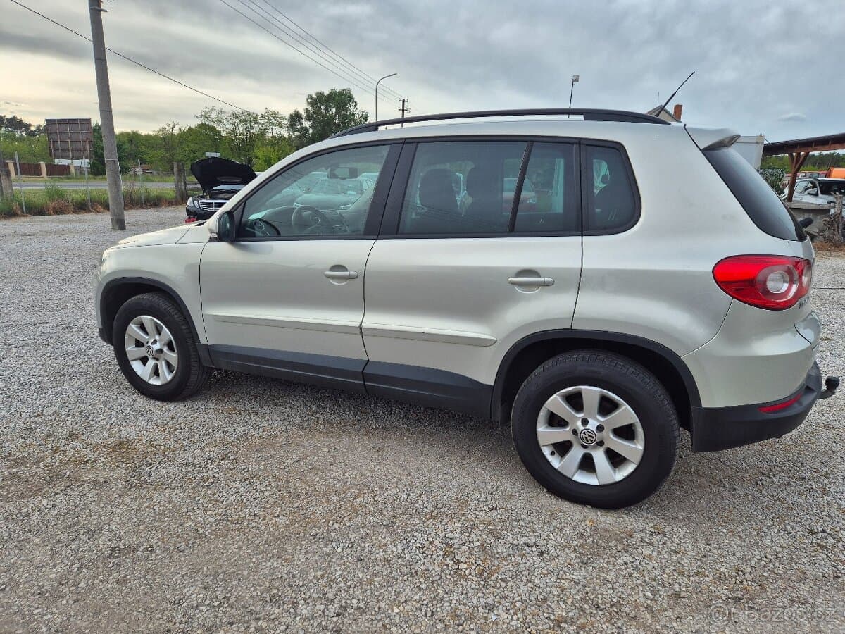2009 Volkswagen TIGUAN - 11