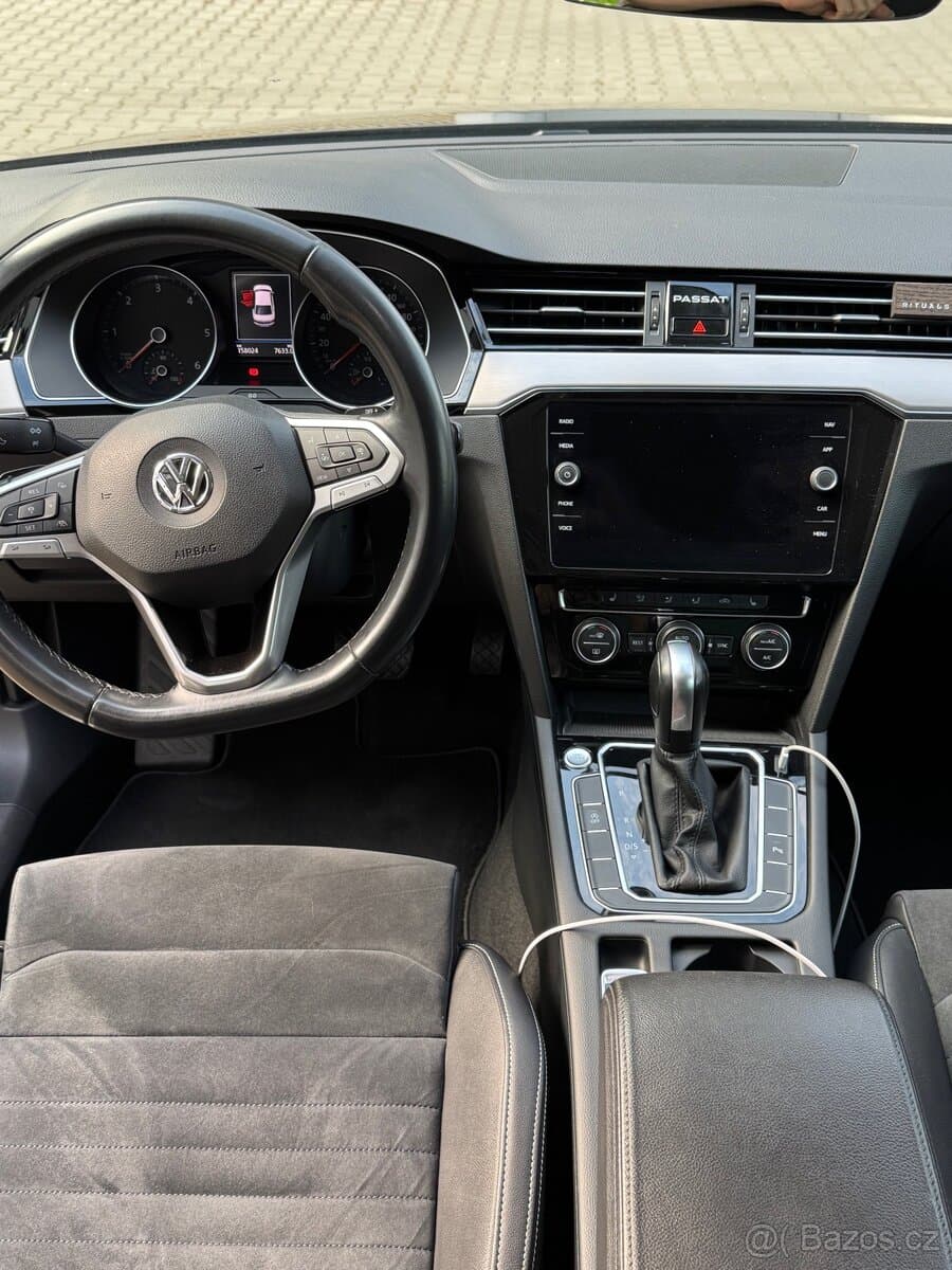 2020 Volkswagen PASSAT - 11