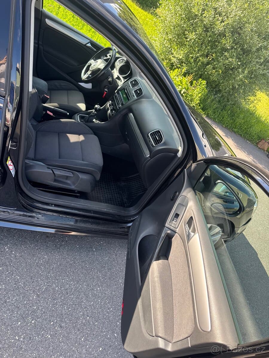 2010 Volkswagen GOLF - 11