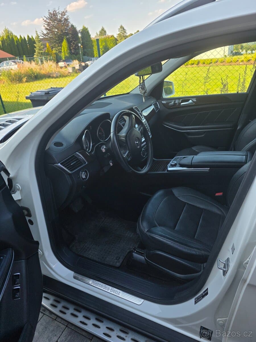 2014 Mercedes-Benz GL - 11