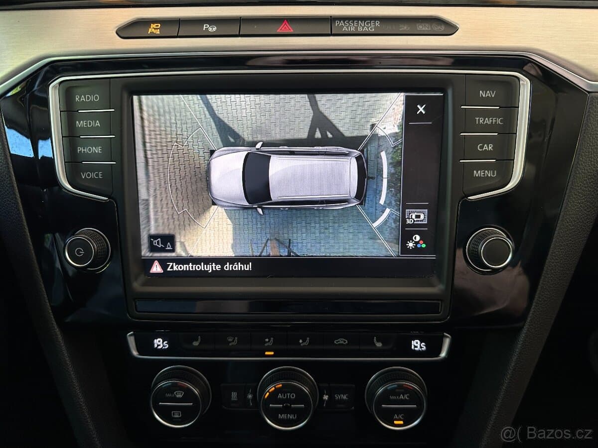 2016 Volkswagen PASSAT - 11