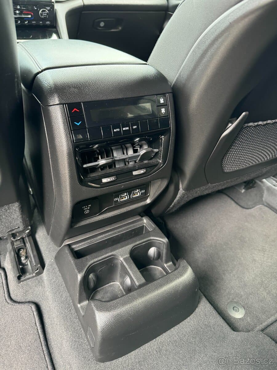 2022 Jeep CHEROKEE - 11