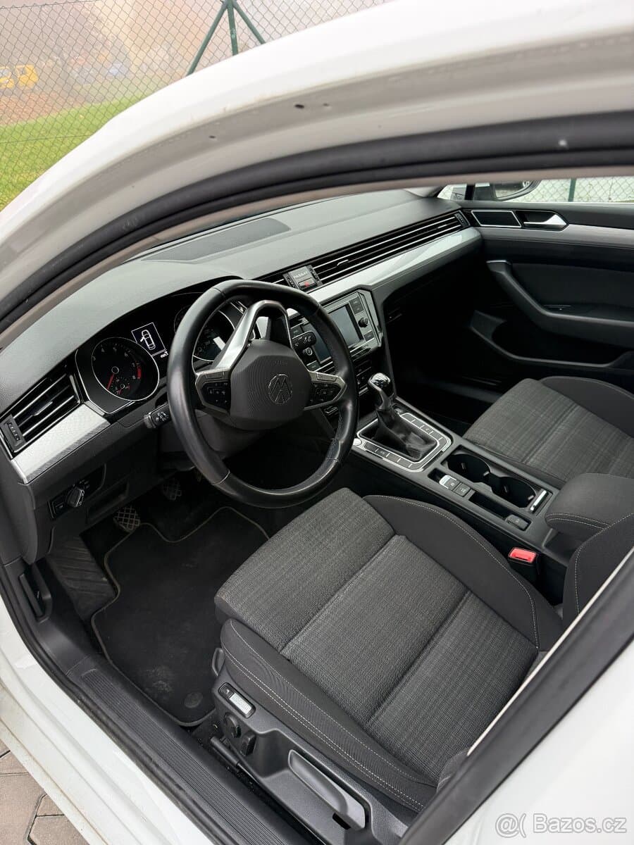 2020 Volkswagen PASSAT - 11