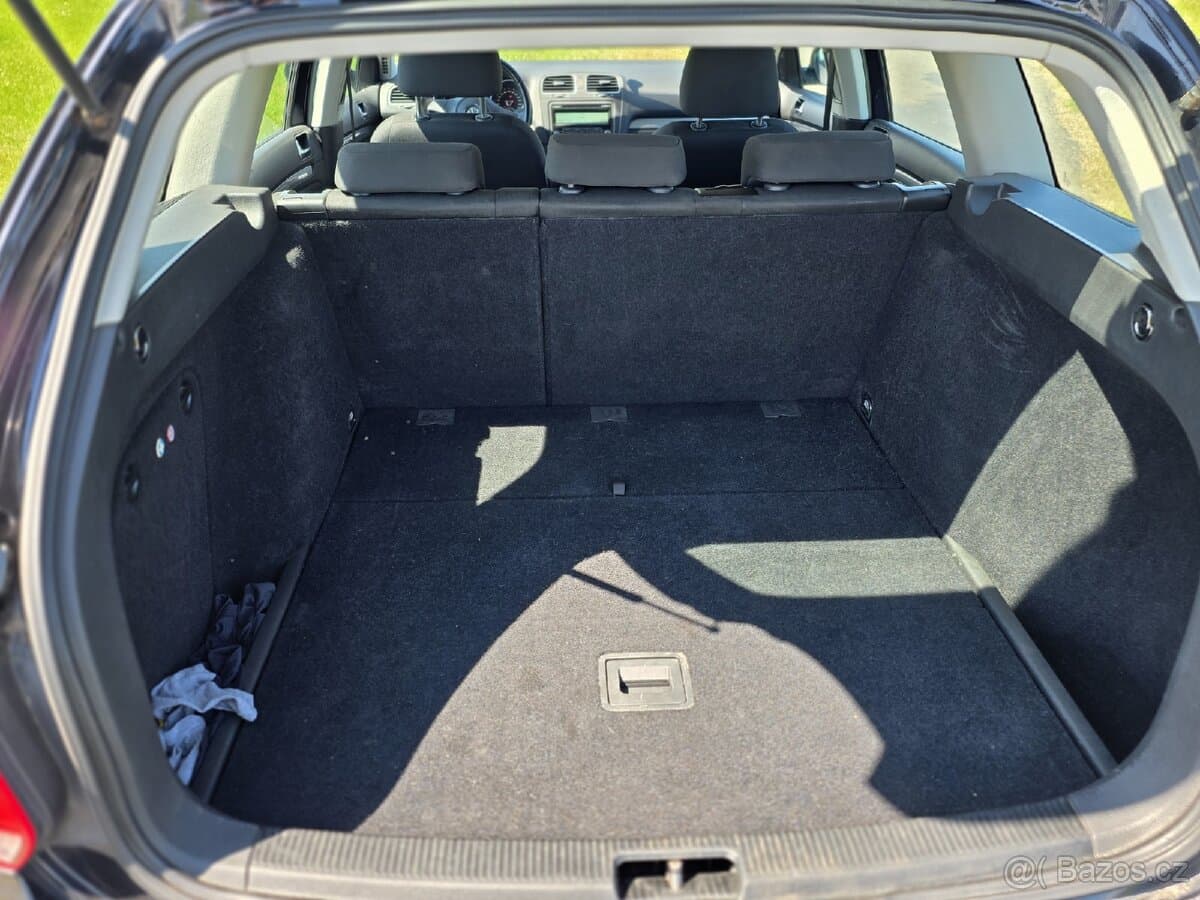 2010 Volkswagen GOLF - 11